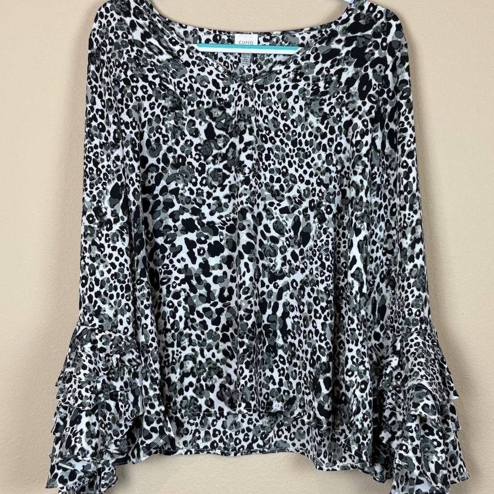 Cupio Gray/Black Leopard Print Long Sleeve V-Neck Blouse w/ Ruffled Bell Cuff